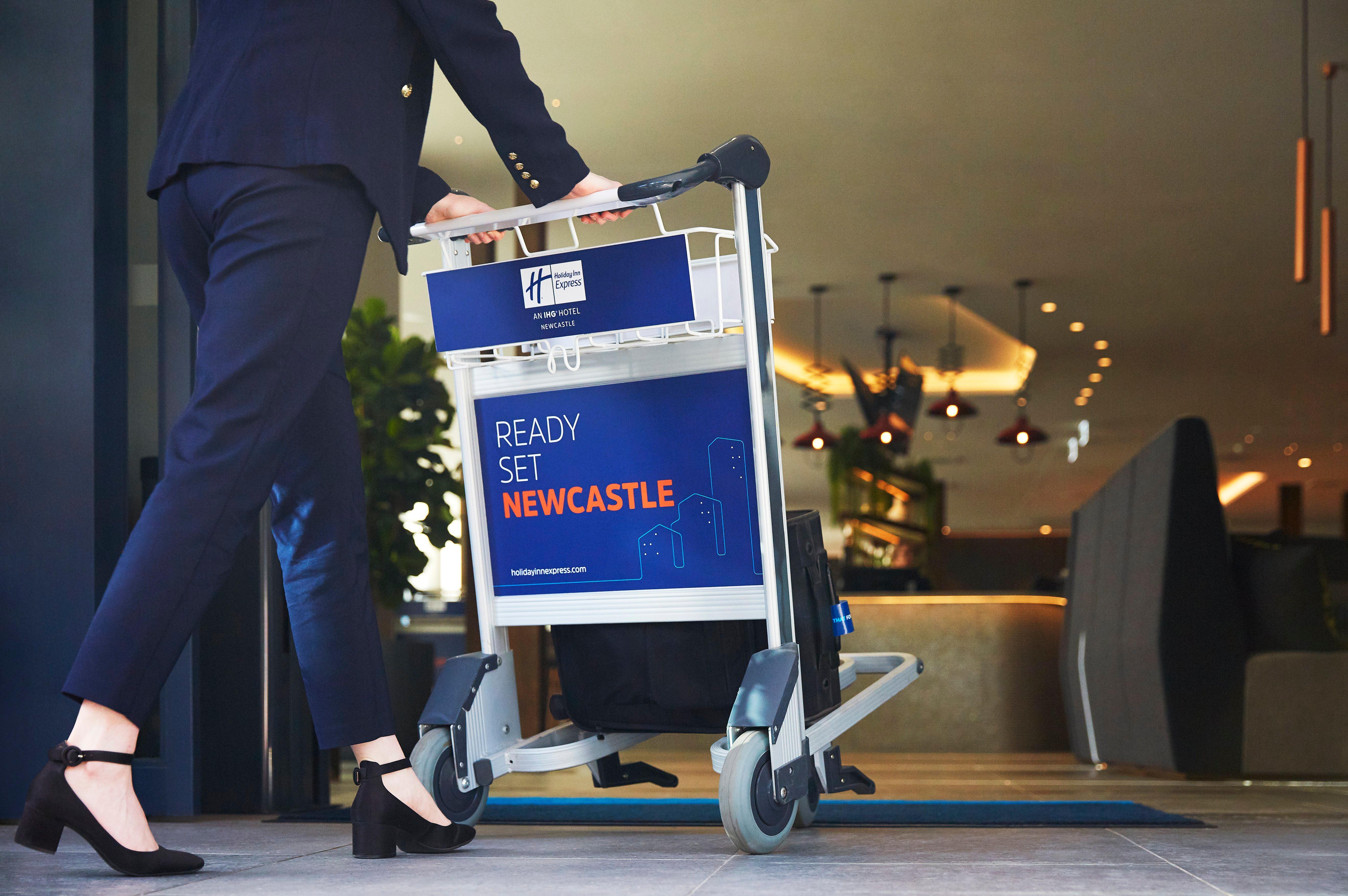 Holiday Inn Express Newcastle By Ihg Ngoại thất bức ảnh